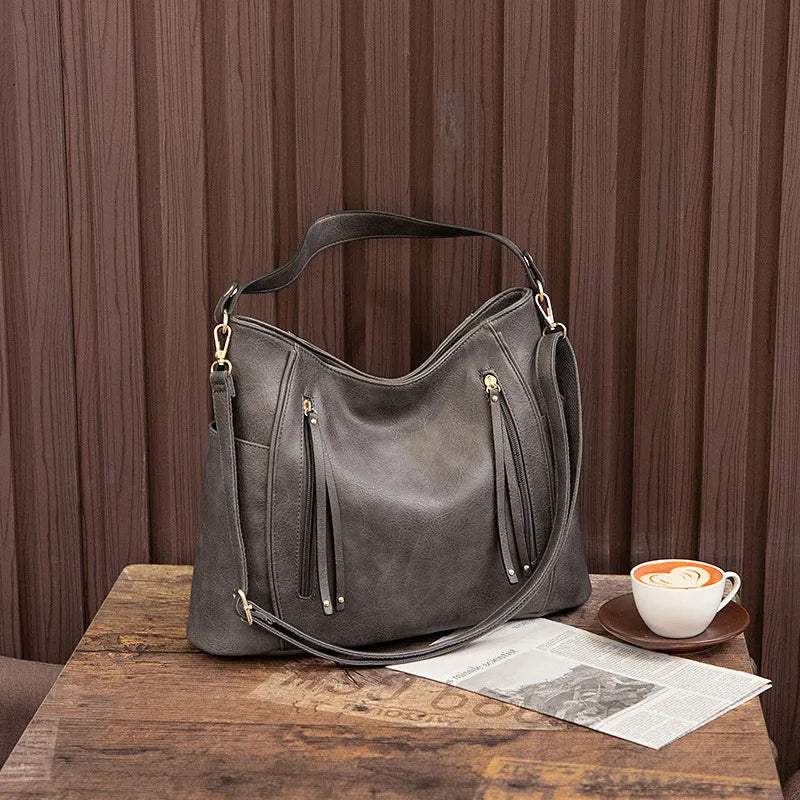 Victoria's Elegance | Luxurious Leather Bag